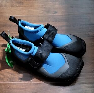 NRS Kicker Remix Womens WetshoeSize 7 (runs smaller) fits size 6